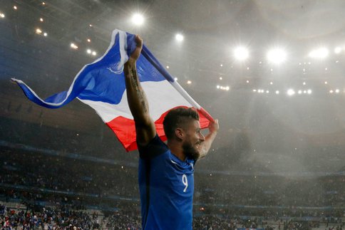 giroud joueur football france drapeau